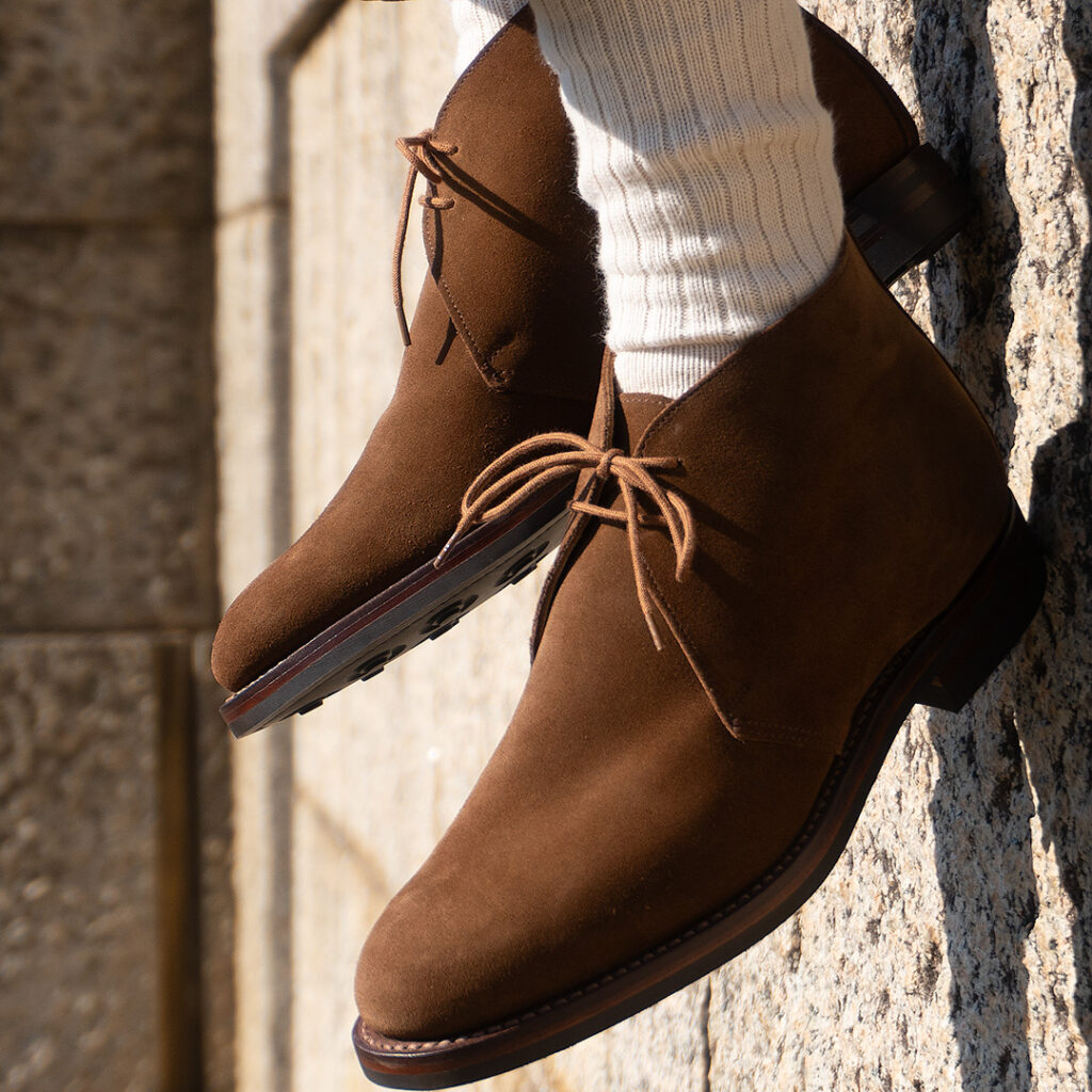 時代を超えて愛される最高の1足。英国チャッカブーツの神髄をご堪能