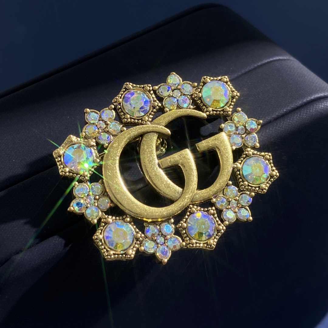 グッチ ブローチ，グッチ 蜂 ブローチ，Gucci - グッチ ブローチ