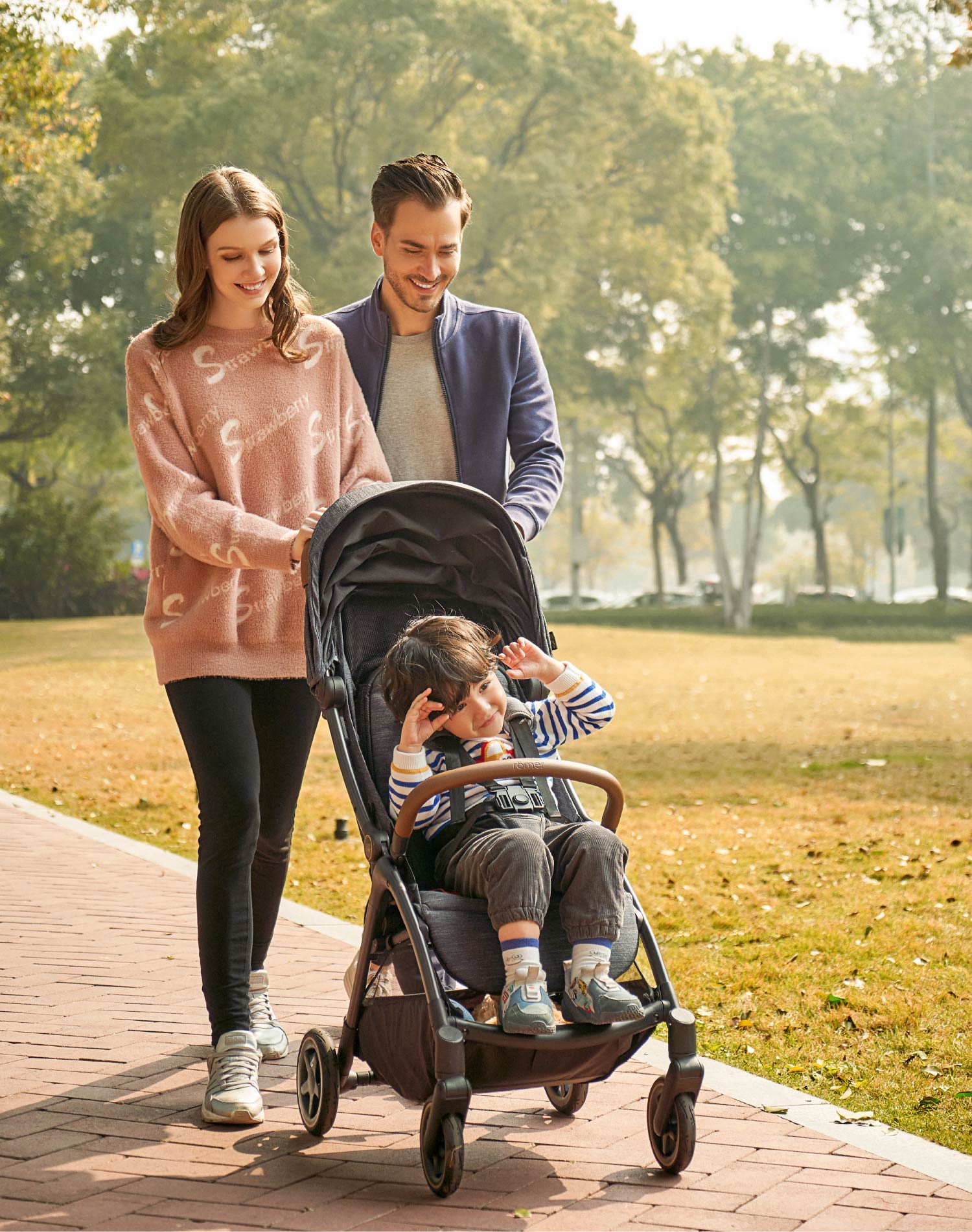 グラビティ2｜チャイルドシートやベビーカーは安全性の高いブリ