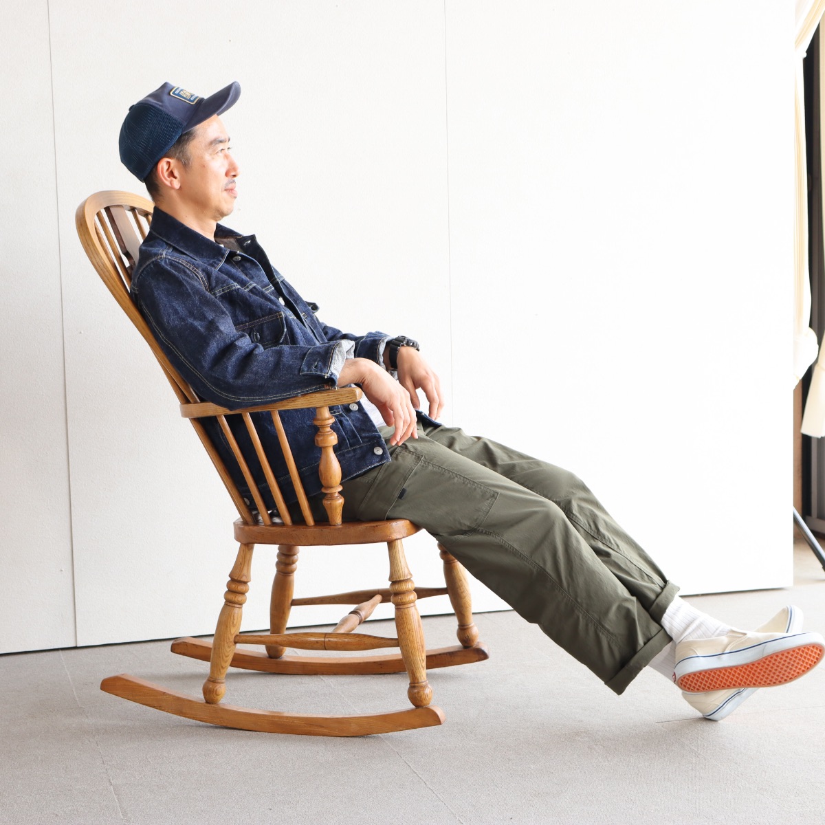 ズックにロック」こっちのアンティーク ロッキングチェア ゆらゆらZZZ