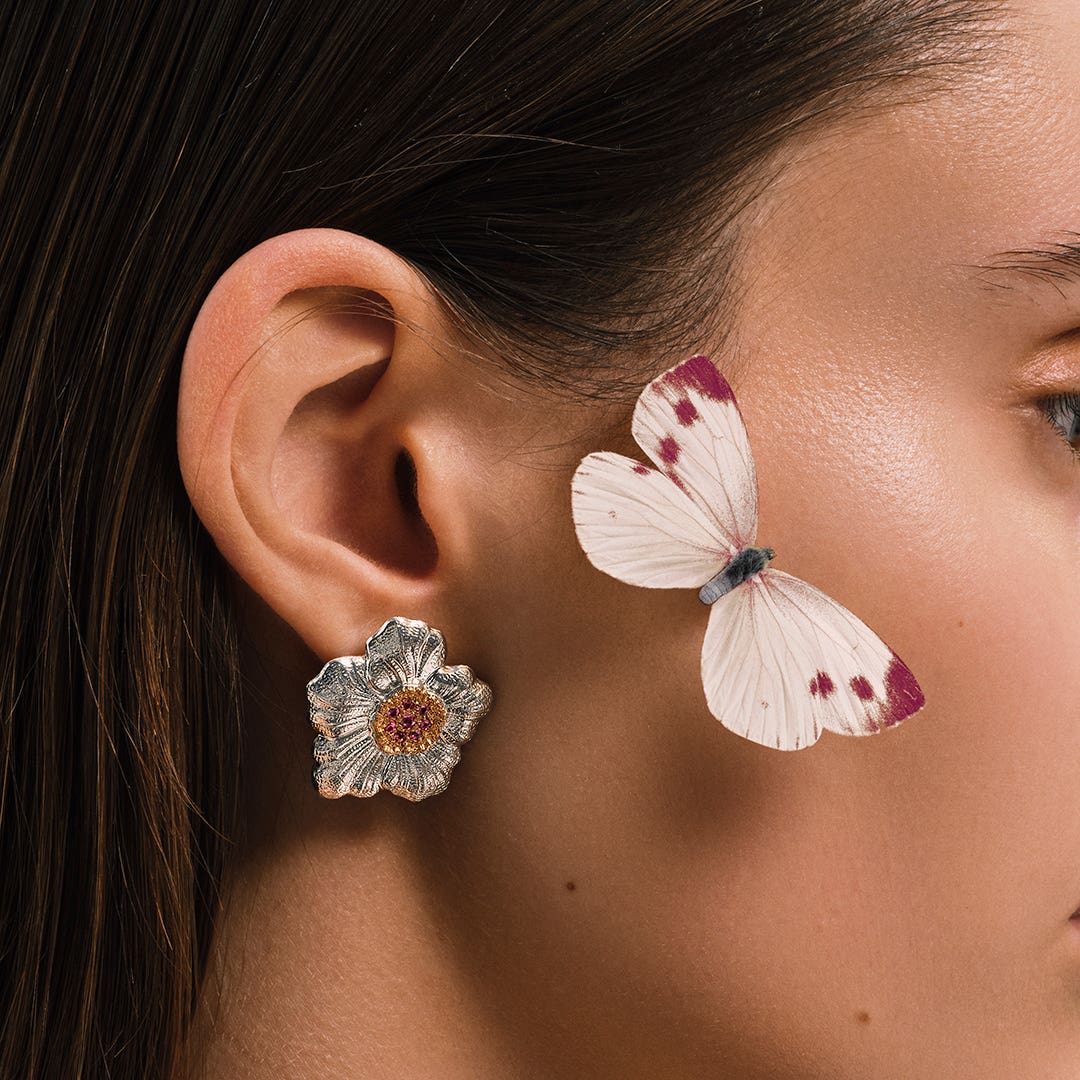 デイジー ボタンイヤリング - | Official Buccellati Website