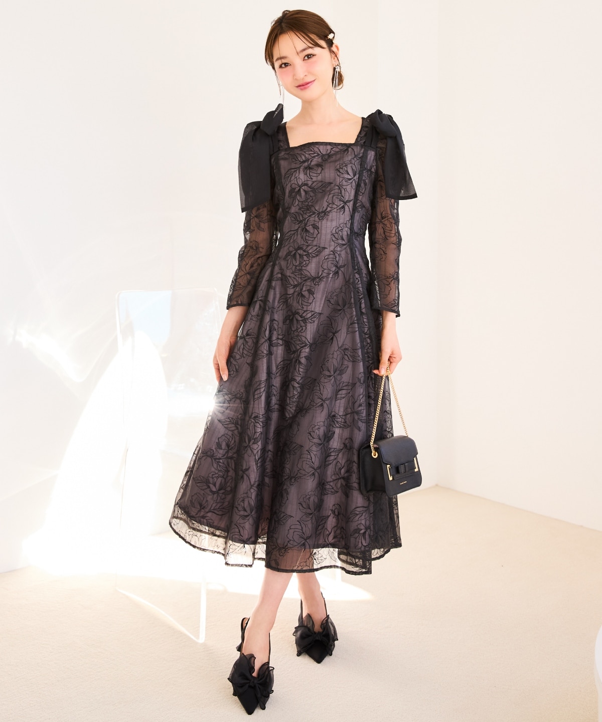 フラワー刺繍肩リボンドレス