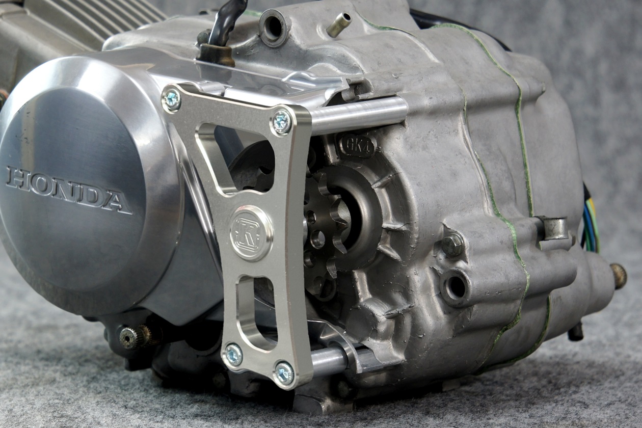 横型エンジン用フロントスプロケット オフセット キット モンキーや