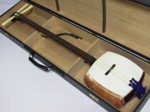 三味線 一枚甲 鼈甲撥 | 骨董品買取・和楽器買取 五宝堂