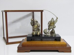 東京都港区にて、SEKI 関武比古の銀製 宝船、天皇家御下賜品 純銀