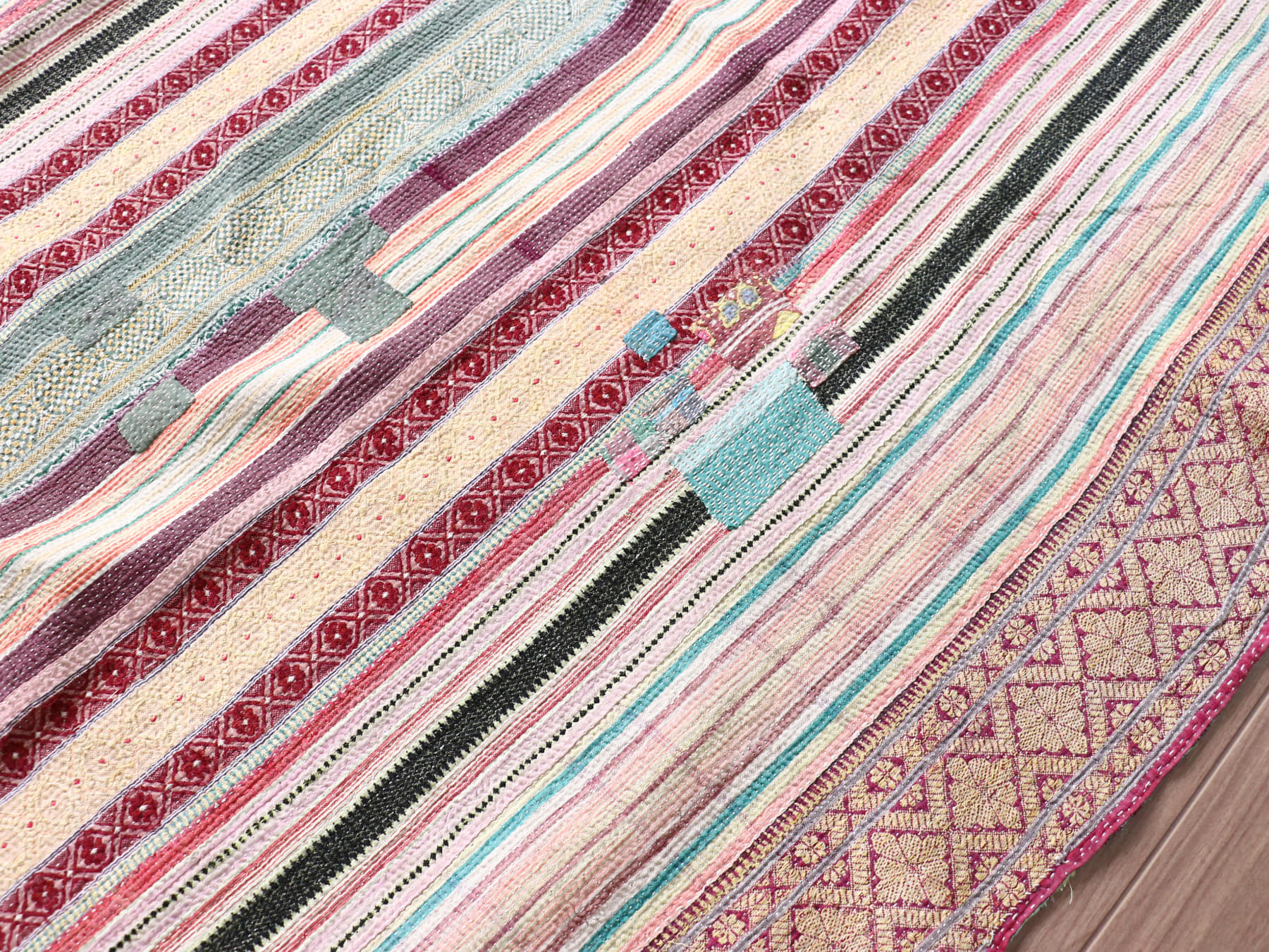 カンタ刺繍 ヴィンテージカンタ インド200×152cm ストライプ 古布