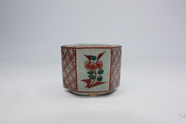 茶道具・古道具・渋草焼・蓋置・色絵花紋亀甲形足付蓋置・渋草柳造窯