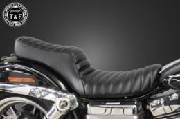 有限会社ガレージT&F / ダイナ(DYNA) ダブルシート(タックロール)