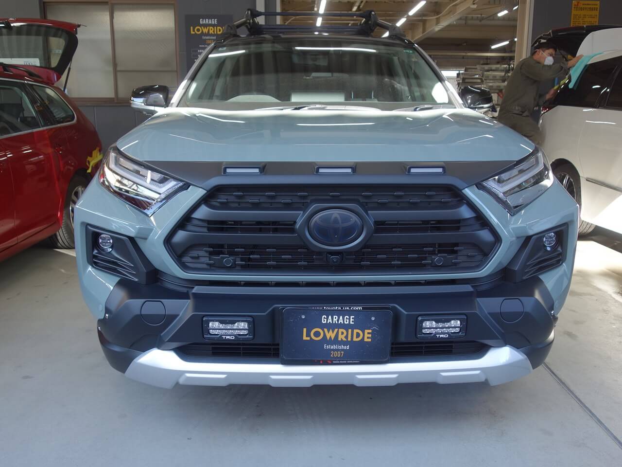 トヨタ RAV4 前後バンパ―スキッドパネル ラプターライナー塗装 東京都