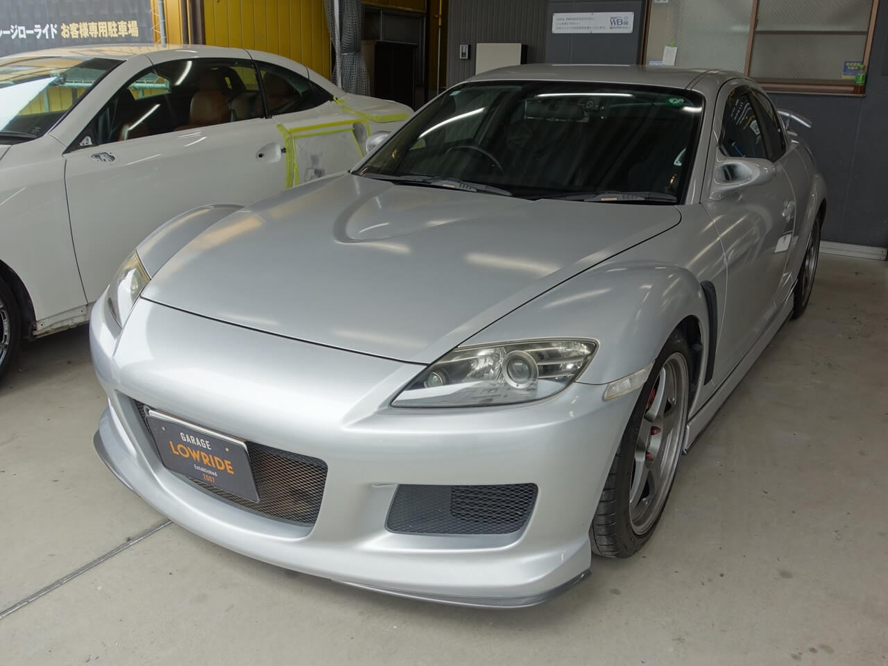 マツダ RX-8 持ち込み品中古マツダスピード製サイドステップ修理・塗装