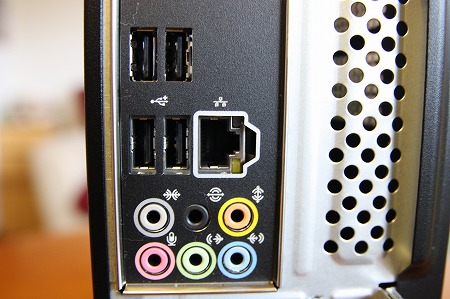 パソコン徹底比較購入ガイド/DELL Inspiron 580sレビュー:背面部をチェック