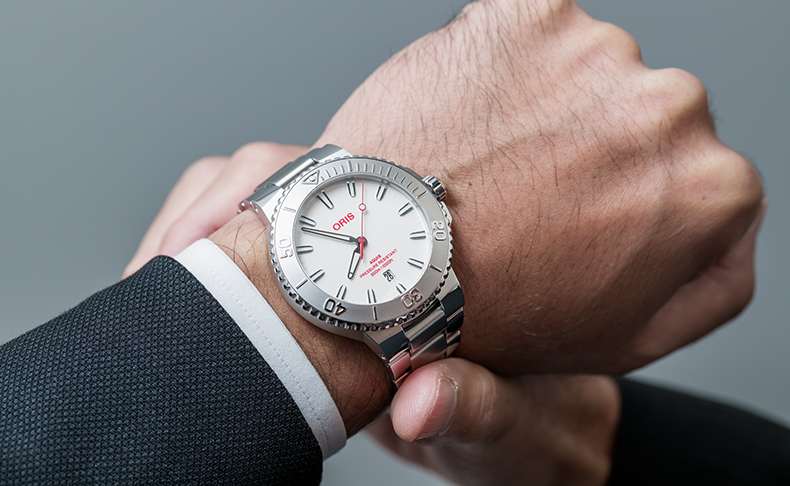 オリス(ORIS) 2025新作 二つの世界が紡ぐ美。オリス「アクイス