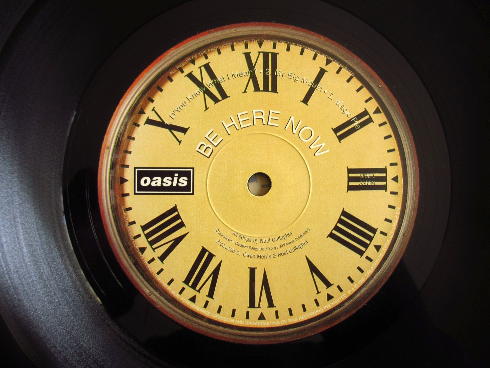 Oasis / Be Here Now - Guitar Records