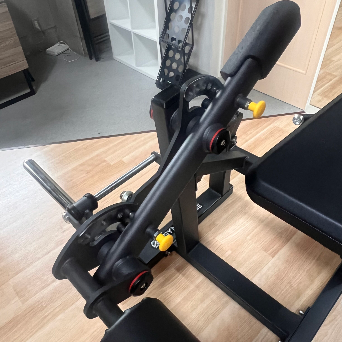 レッグエクステンション/レッグカール（プレートロード） GG-L23013