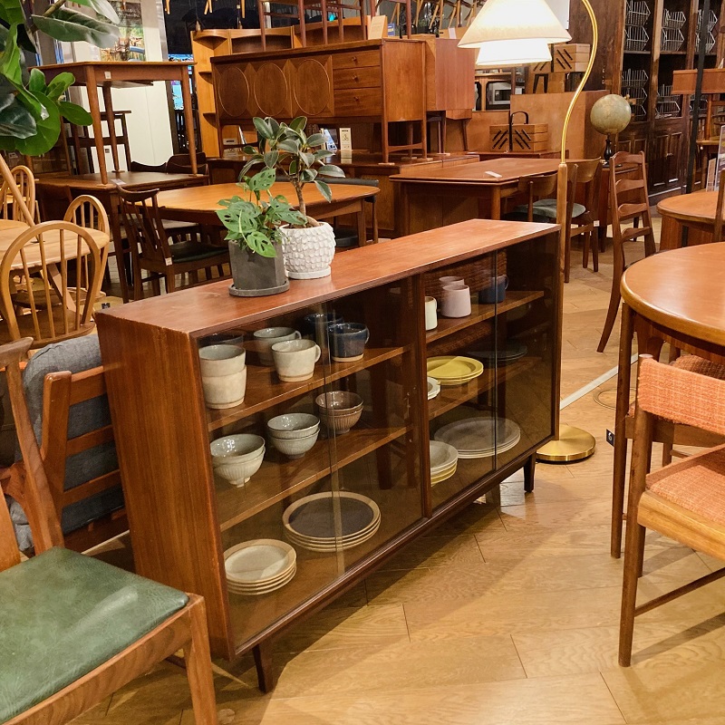 楽しく飾って収納する・ビンテージブックケース/キャビネット