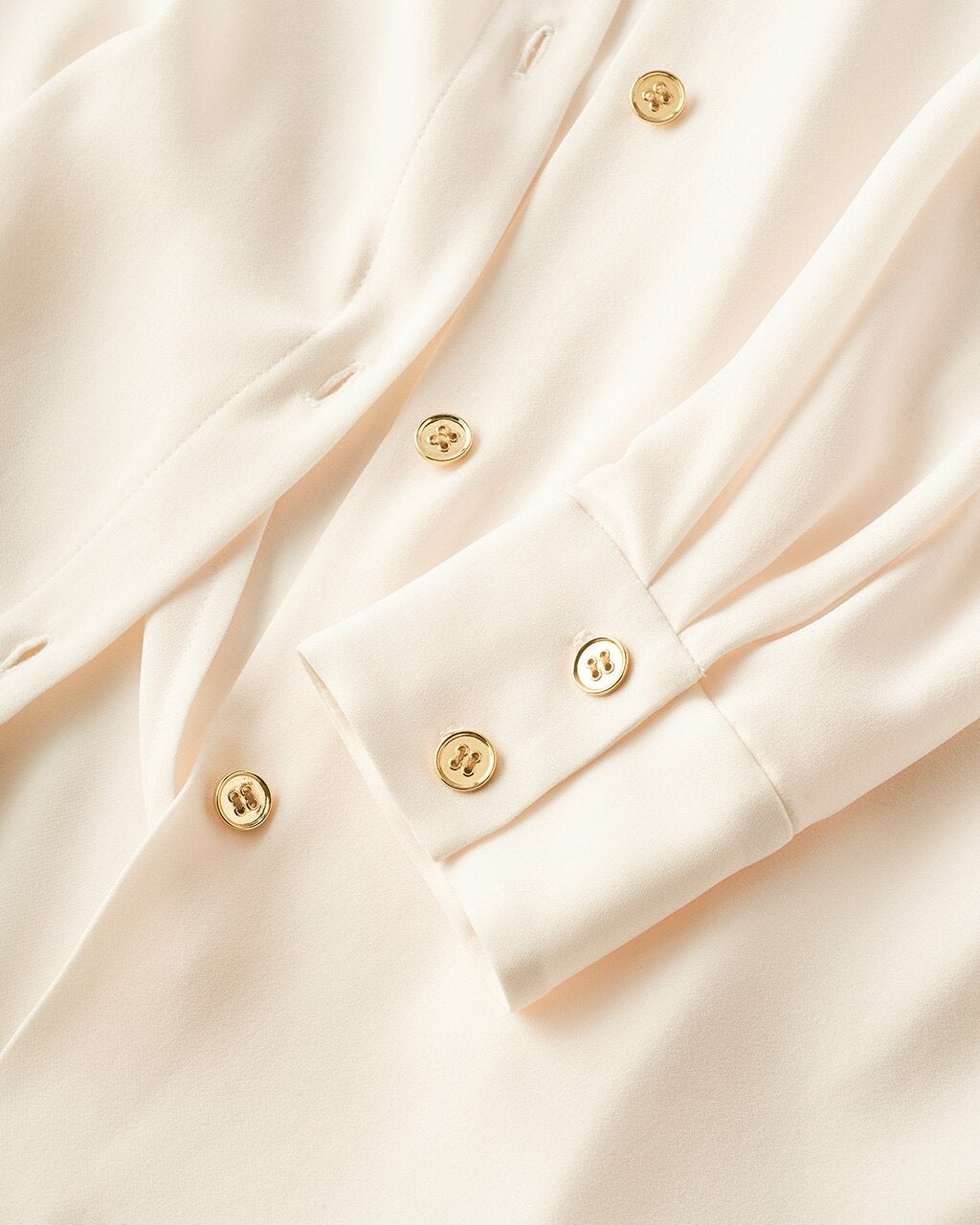 ファインツイル・ノーカラーブラウス/DoCLASSE