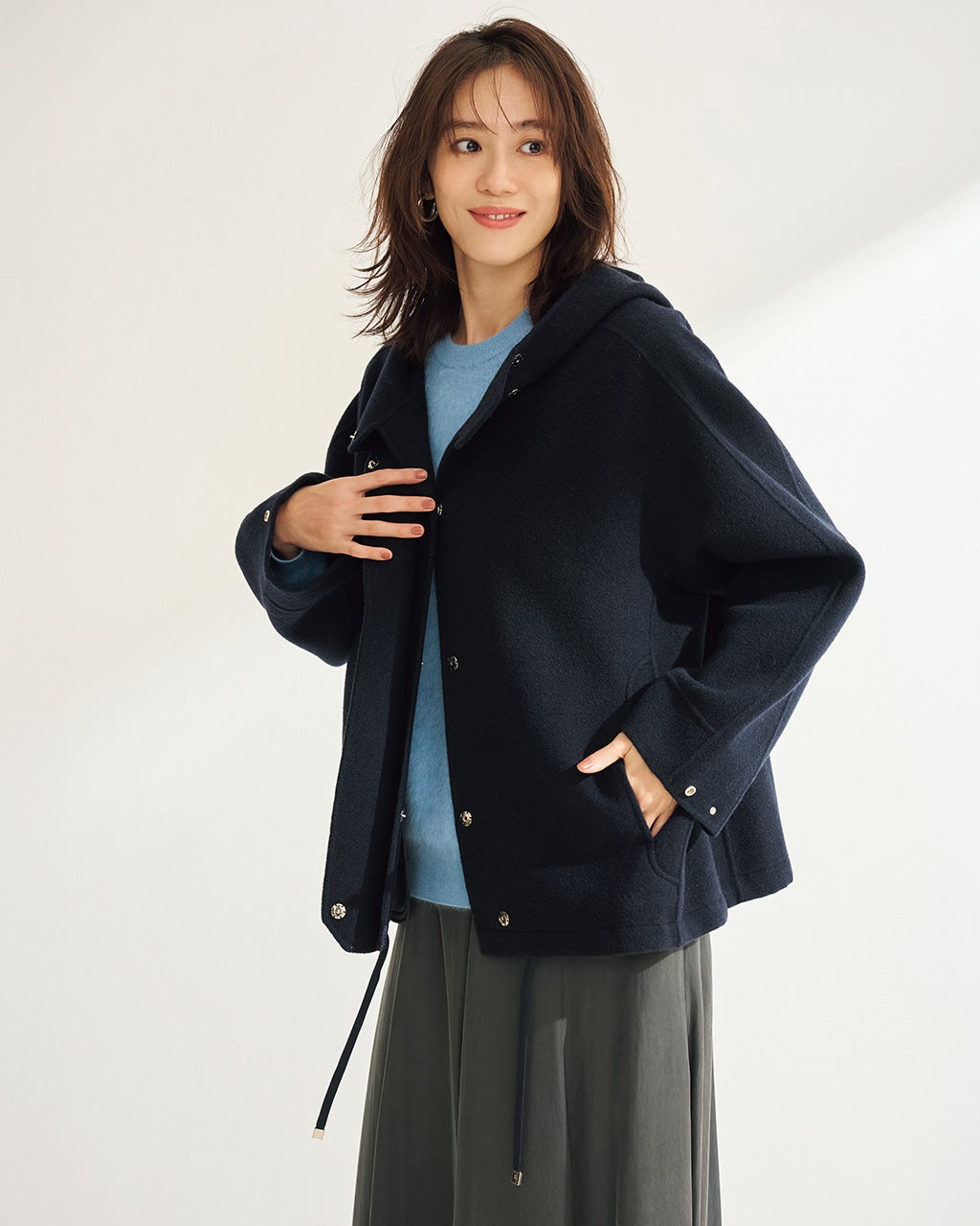 カシミヤ混ウールリバー・配色フードジャケット/DoCLASSE