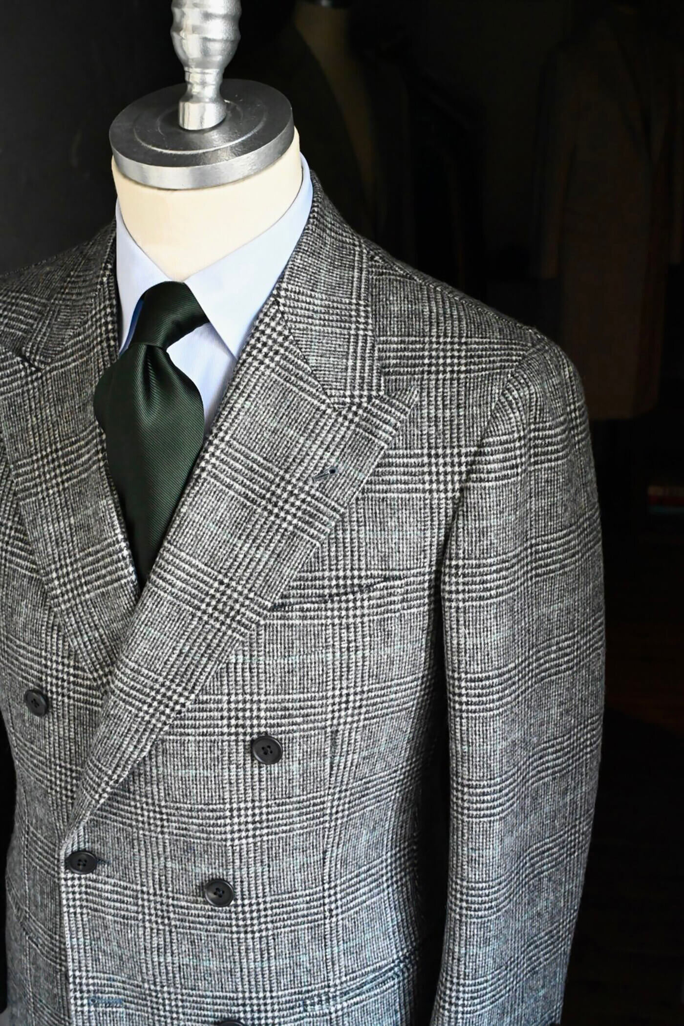 FOX BROTHERSのフランネルで仕立てるクラシック柄のダブルジャケット