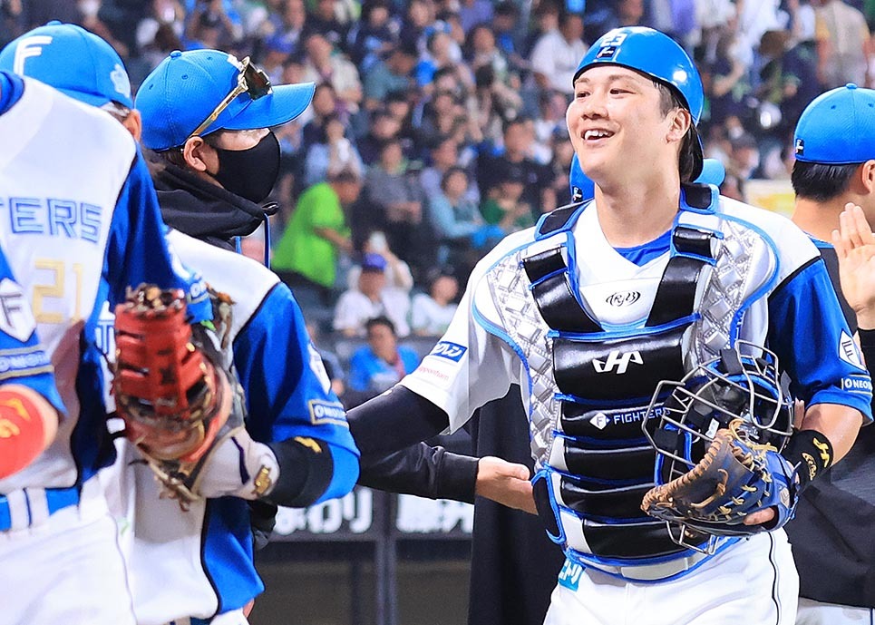 伏見寅威 攻守で移転後1500勝に貢献 21年前を振り返り