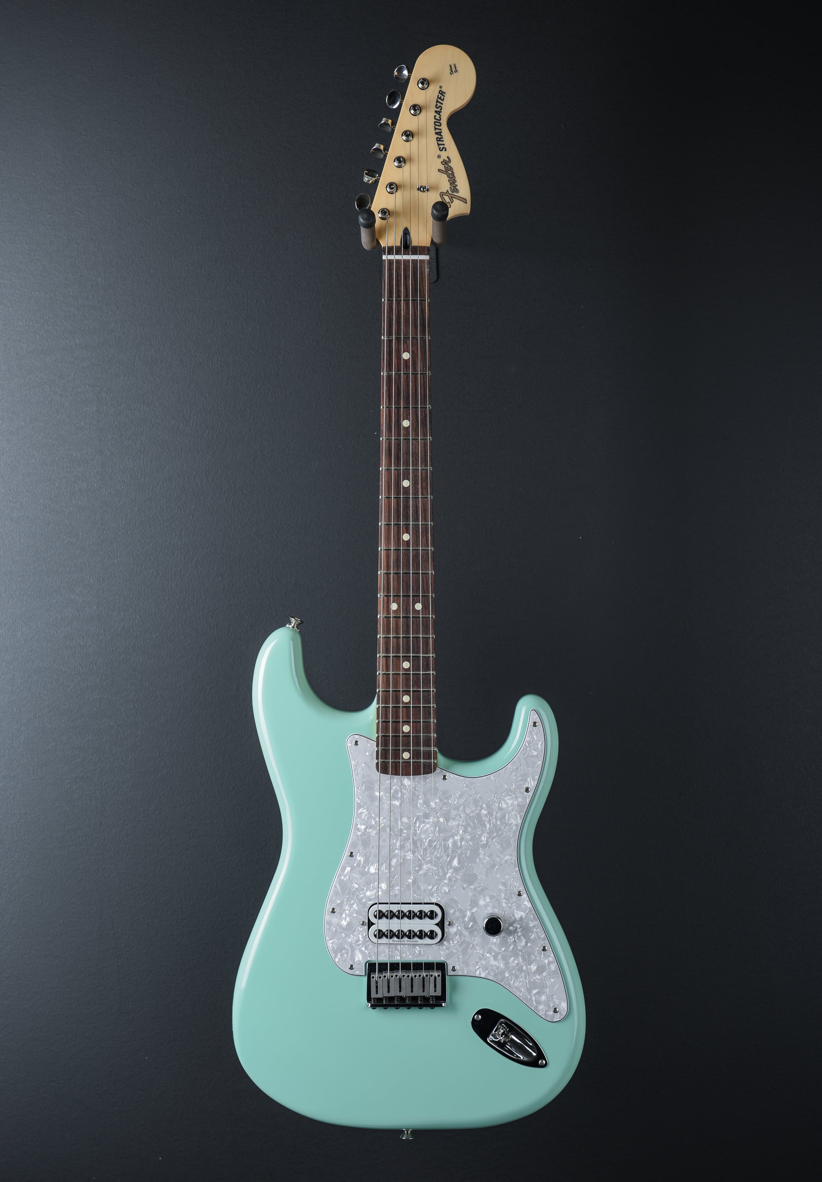 Limited Edition Tom Delonge Stratocaster - Surf Green – Dave's