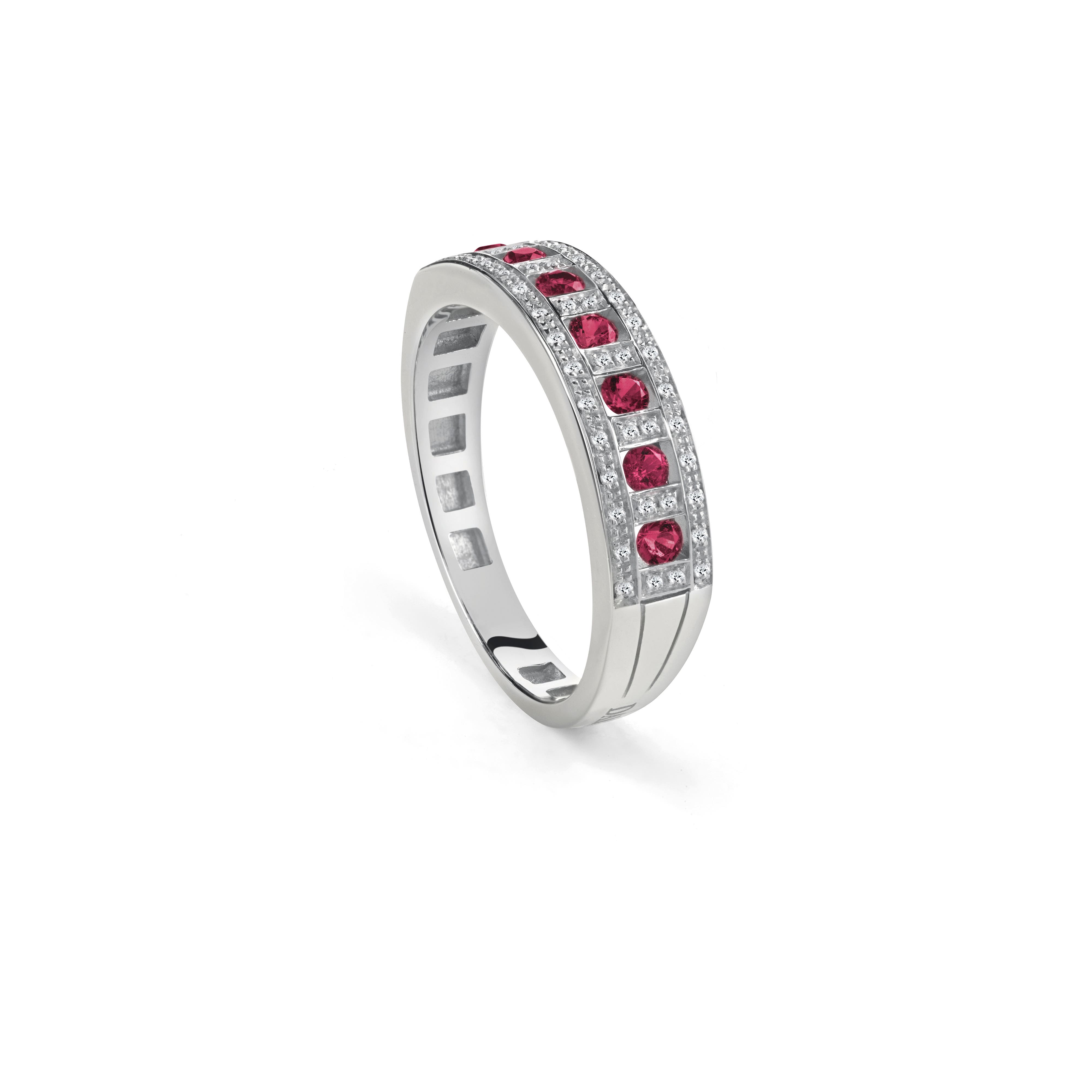 ホワイトゴールド、ダイヤモンド（複数）、ルビー（複数）リング