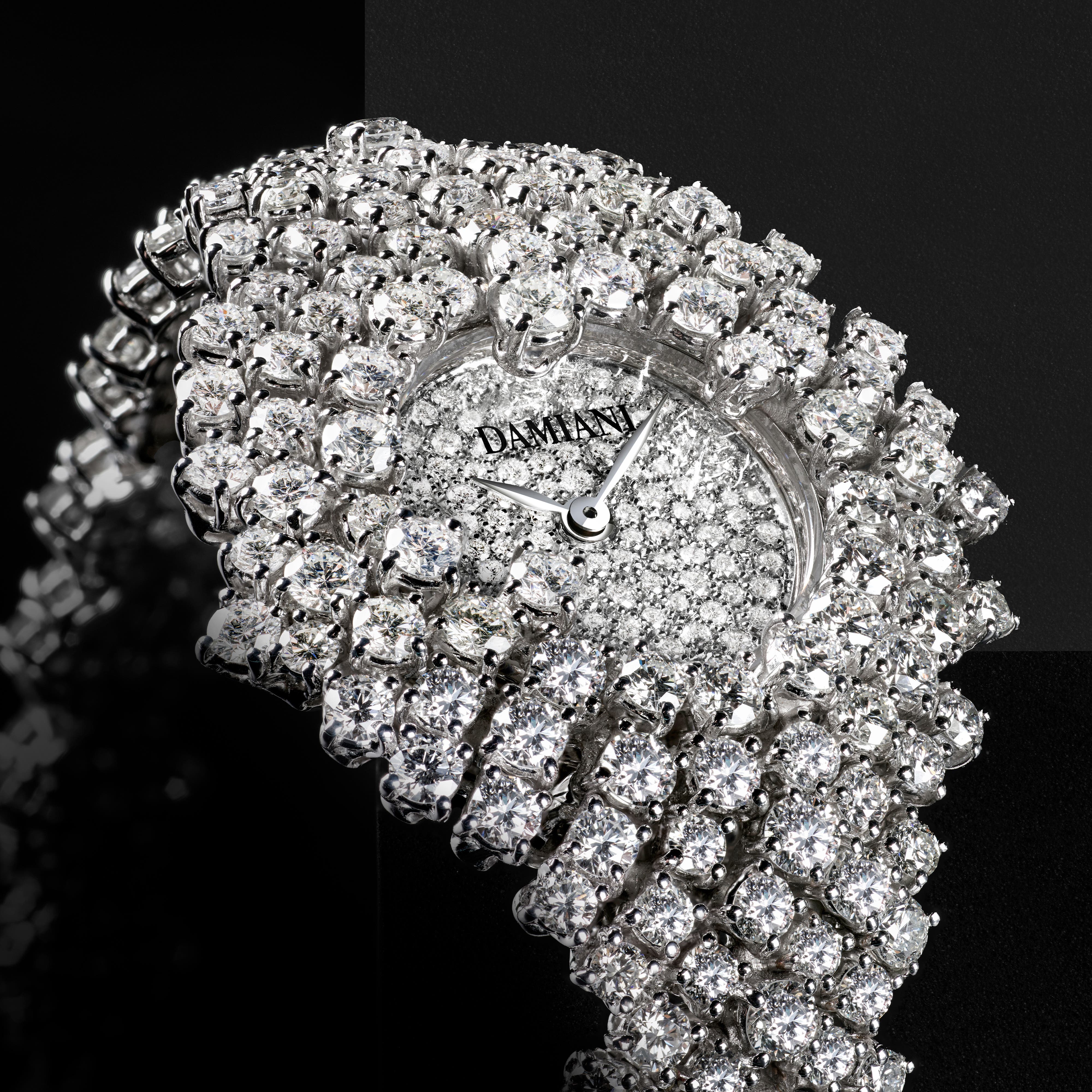 ダイヤモンド付きのホワイトゴールドフルパヴェウォッチ - Damiani MIMOSA