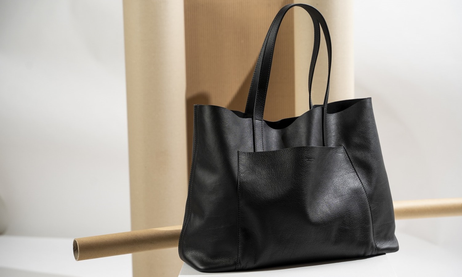 新素材「ムースライト」のトートバッグ｜ダニエル アンド ボブ