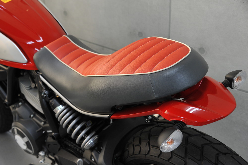 スーパーローシート SCRAMBLER | ドゥカティ等のパーツ開発・販売 ディ