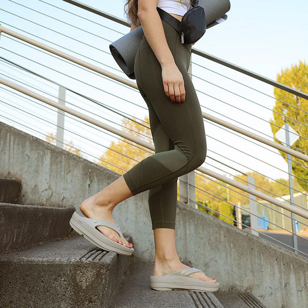 OOFOS（ウーフォス） OOmega-Nomad 2000440102222 (2000440102222