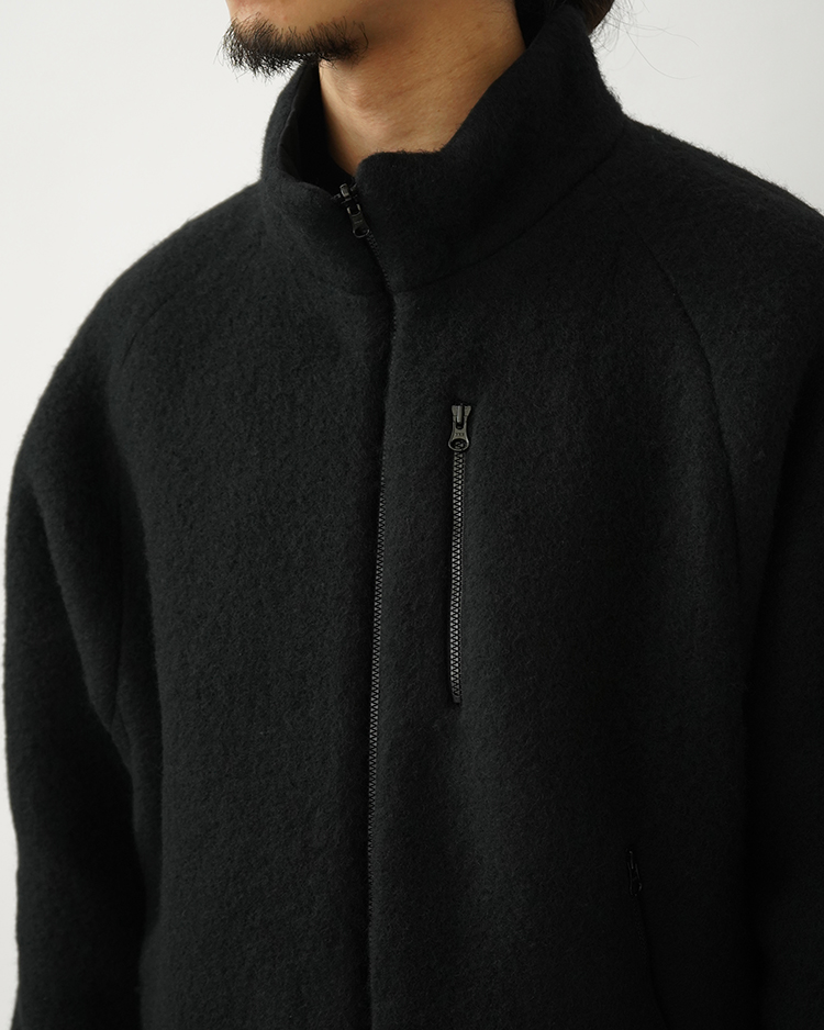 STAND COLLAR ZIP BLOUZON / BLACK | YAECA (MEN)(ヤエカ) | OUTER