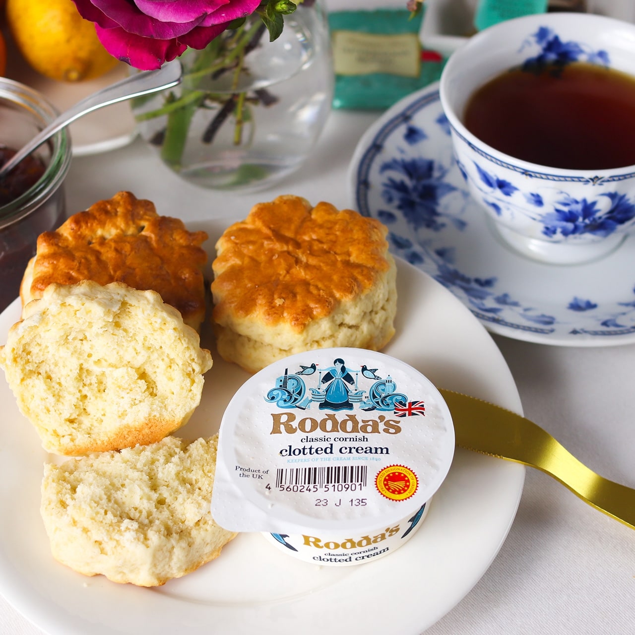 英国アフタヌーンティー】しっとりスコーンとクロテッドクリームセット