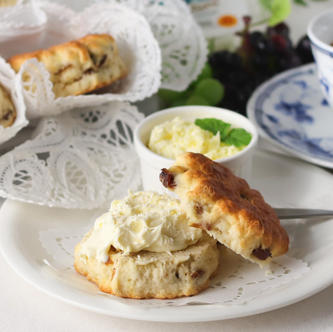 英国アフタヌーンティー】しっとりスコーンとクロテッドクリームセット
