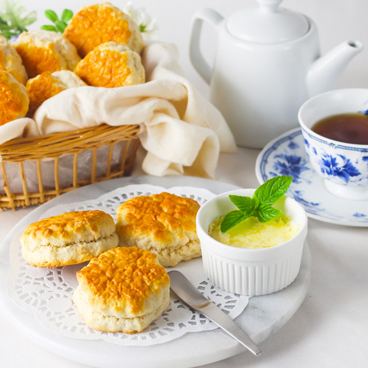 英国アフタヌーンティー】しっとりスコーンとクロテッドクリームセット