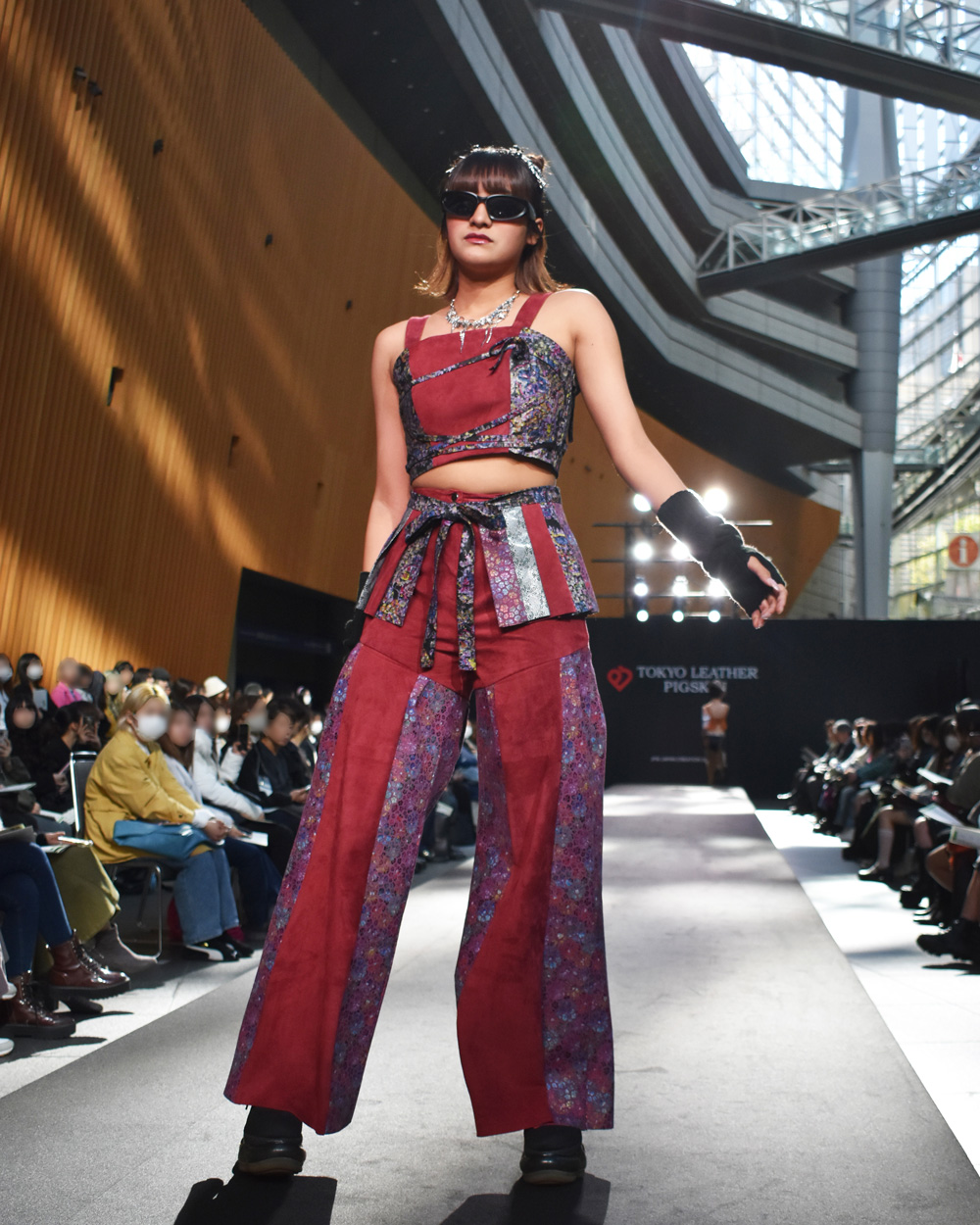 JFW JAPAN CREATION「ピッグスキンファッションショー」に参加しました