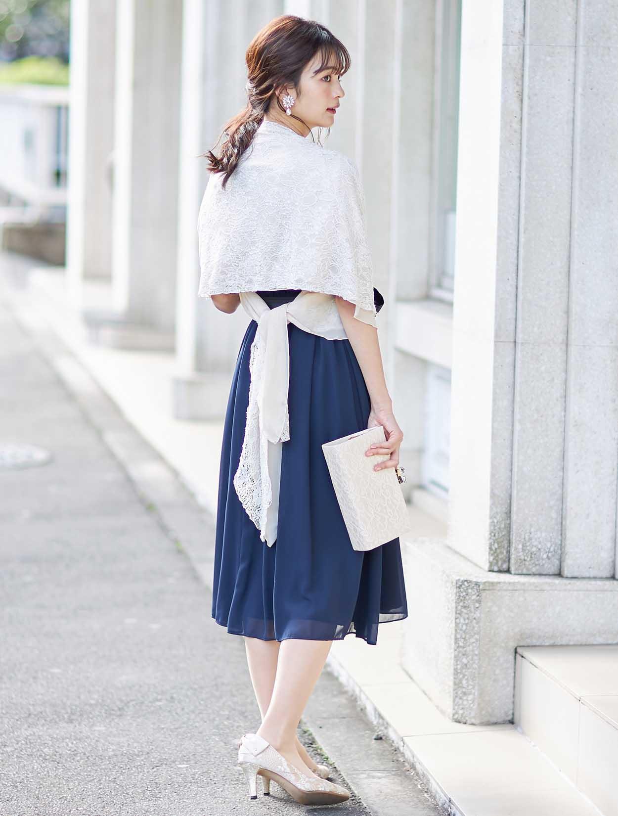 M/L】襟パールギャザーミディ丈ドレス（ネイビー）DPSET0266のレンタル