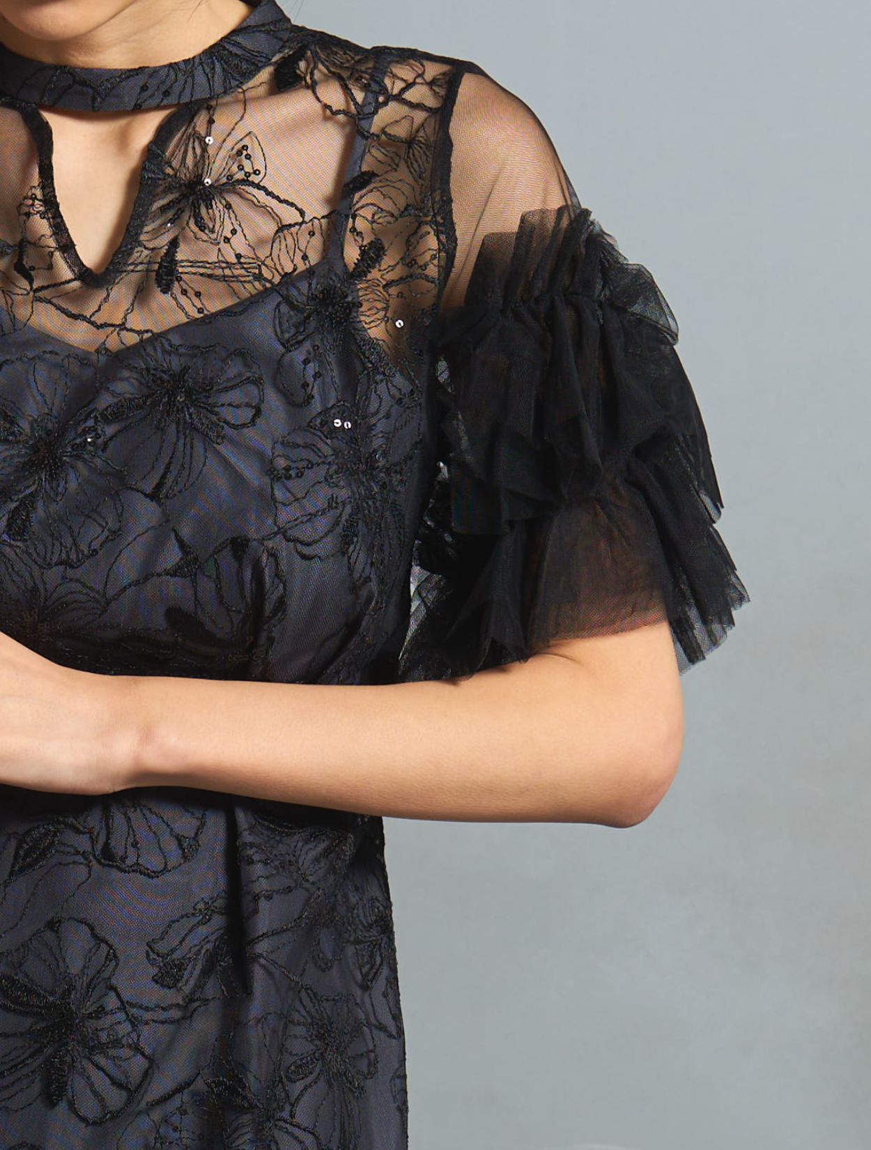 M/L】スパンコール刺繍レースドレス（ブラック）DPSET0749のレンタル