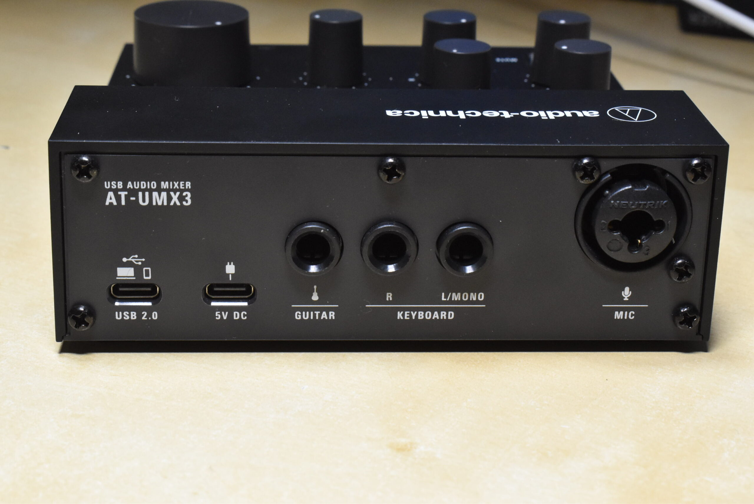 オーディオテクニカが配信用USBオーディオミキサー、AT-UMX3を発表