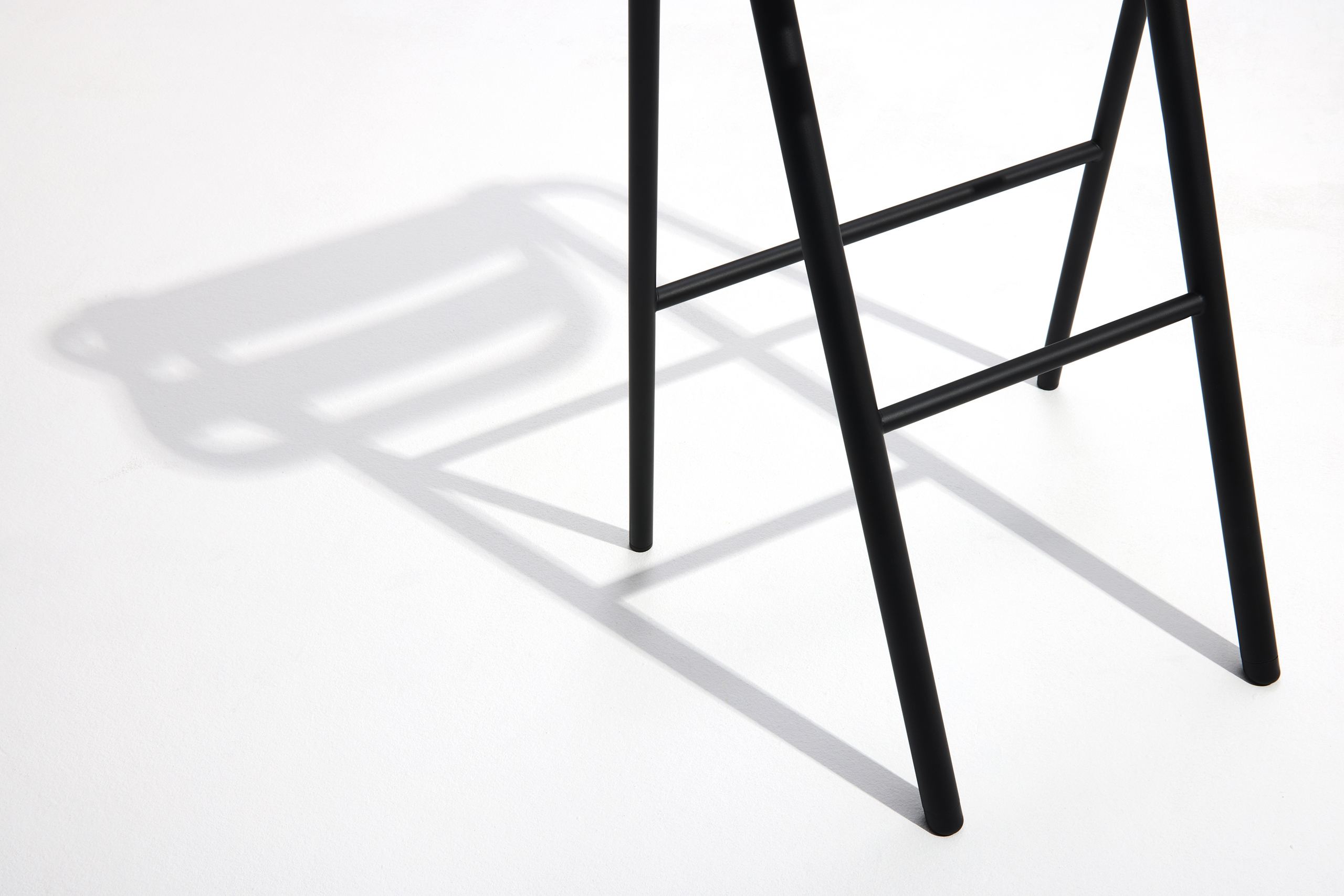BENT STOOL | duende（デュエンデ）