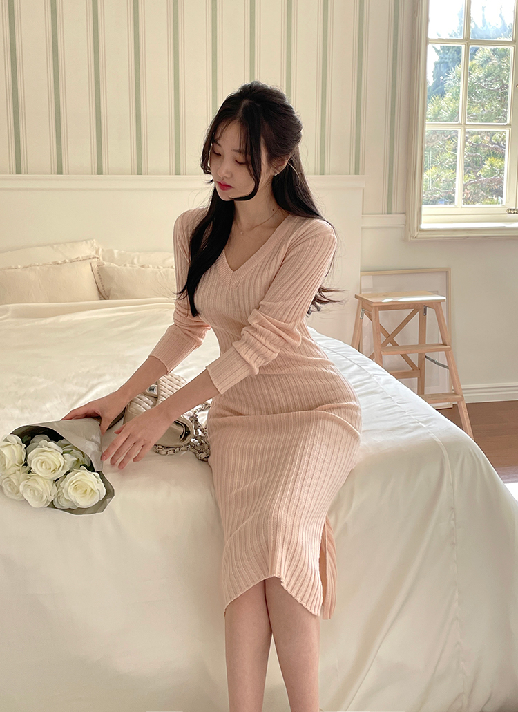 Vネックスリットニットワンピース | レディースファッション通販 - DHOLIC