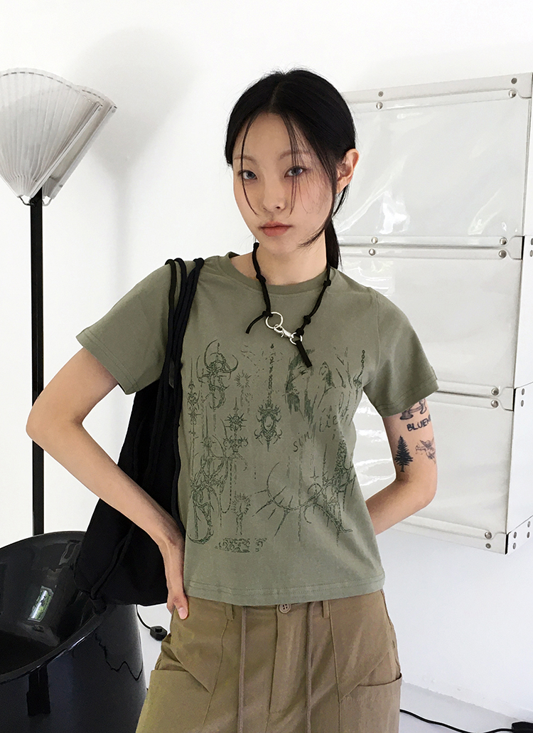 タトゥープリントクロップド半袖Tシャツ | レディースファッション通販
