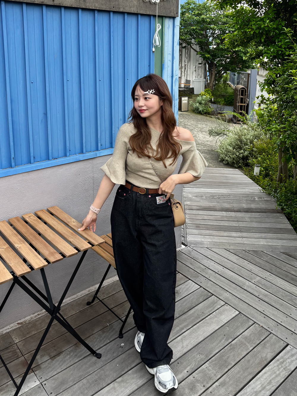 ピンクバック刺繍バルーンデニムパンツ | レディースファッション通販