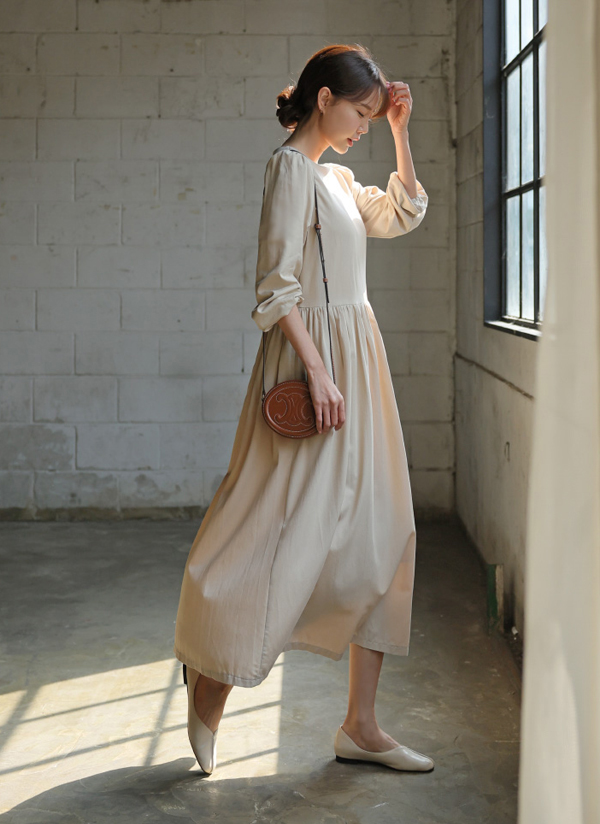 ラウンドネックベージュワンピース | レディースファッション通販 - DHOLIC