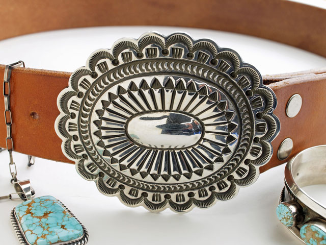 ナバホ カーソン B.作 シェルコンチョ・ヘビースタンピング・オーバル