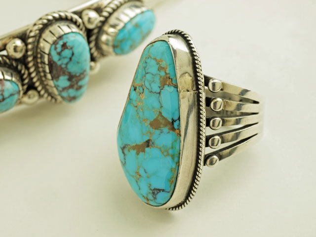 ナバホ 01-0209 ヴァーディー・ジェイク作 タイロン・ターコイズ