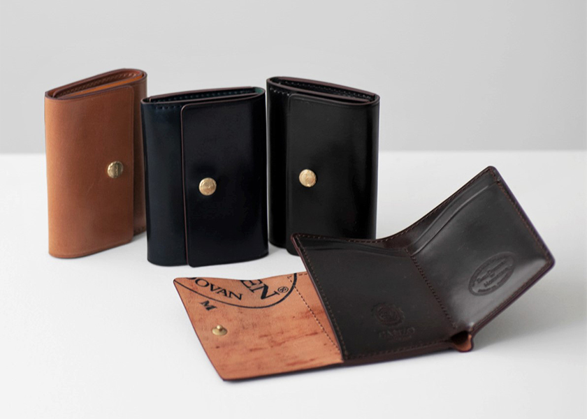 スタンプ入りも! GANZOがホーウィン・シェルコードバンのミニ財布を