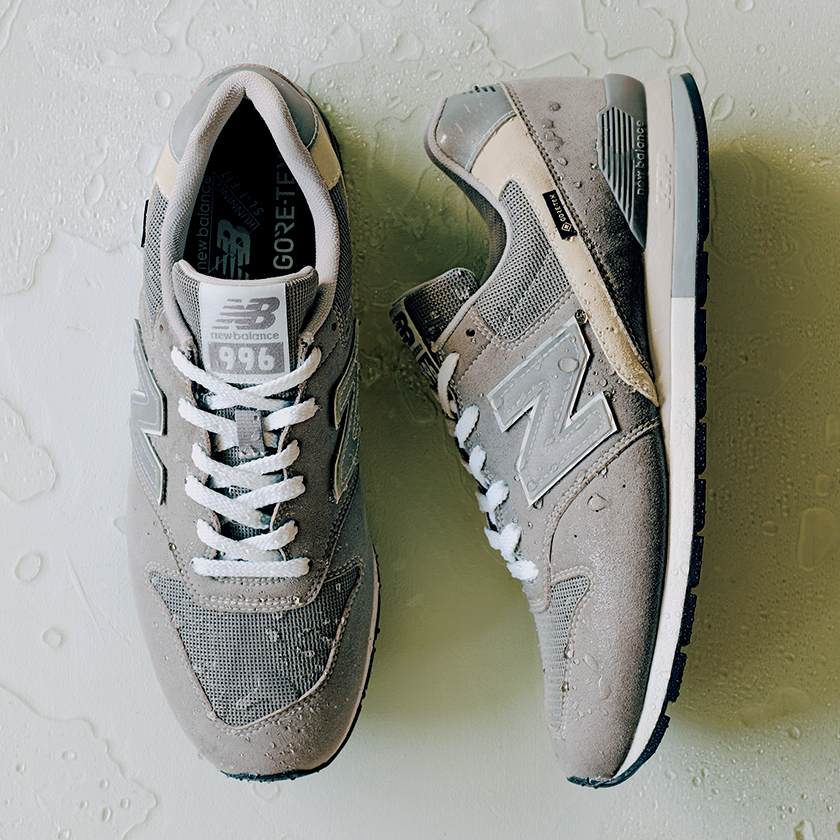 いつものニューバランスグレー」がゴ、ゴアテックス〜〜〜〜!?｜雑誌