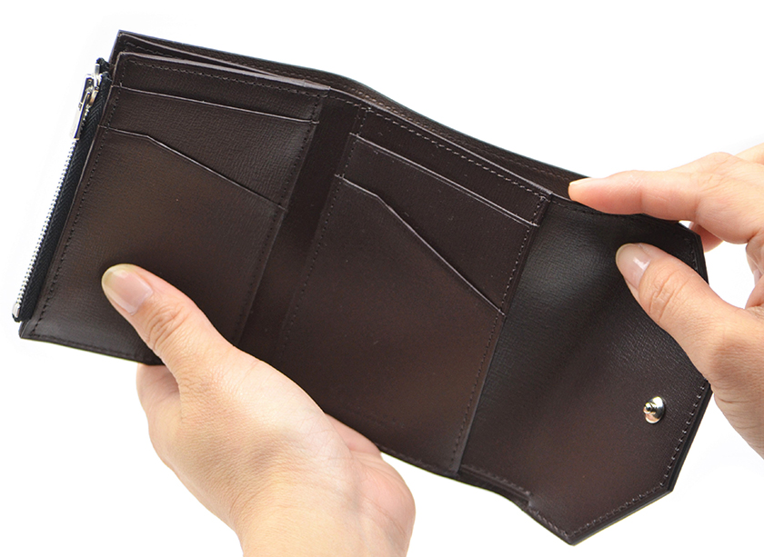 贅沢一枚使いコードバンを引き立てるシャープシルエット！ TWCMの新作