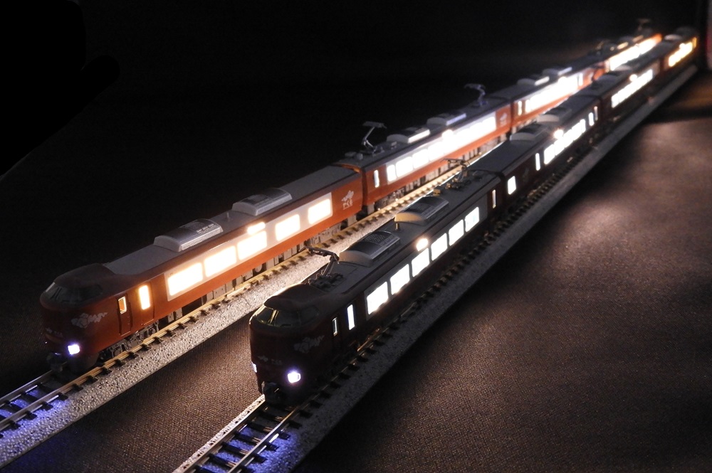 KATO鉄道模型オンラインショッピング 273系「やくも」8両編成セット(前