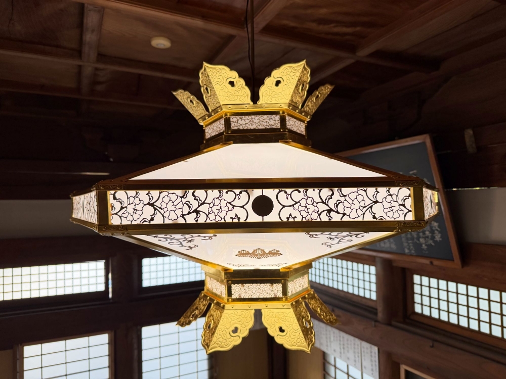 商品紹介｜新型六角菱灯籠｜浄土真宗（西）｜ 吊物・照明灯｜喜昌は