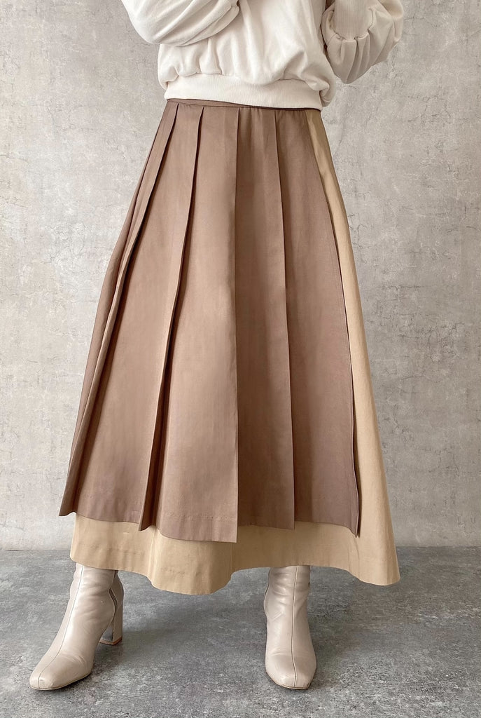 BICOLOR PLEATS SKIRT | Emélla公式通販サイト| 伊藤実祐プロデュース